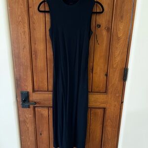 Vuori Classic Black Midi Dress Ribbed